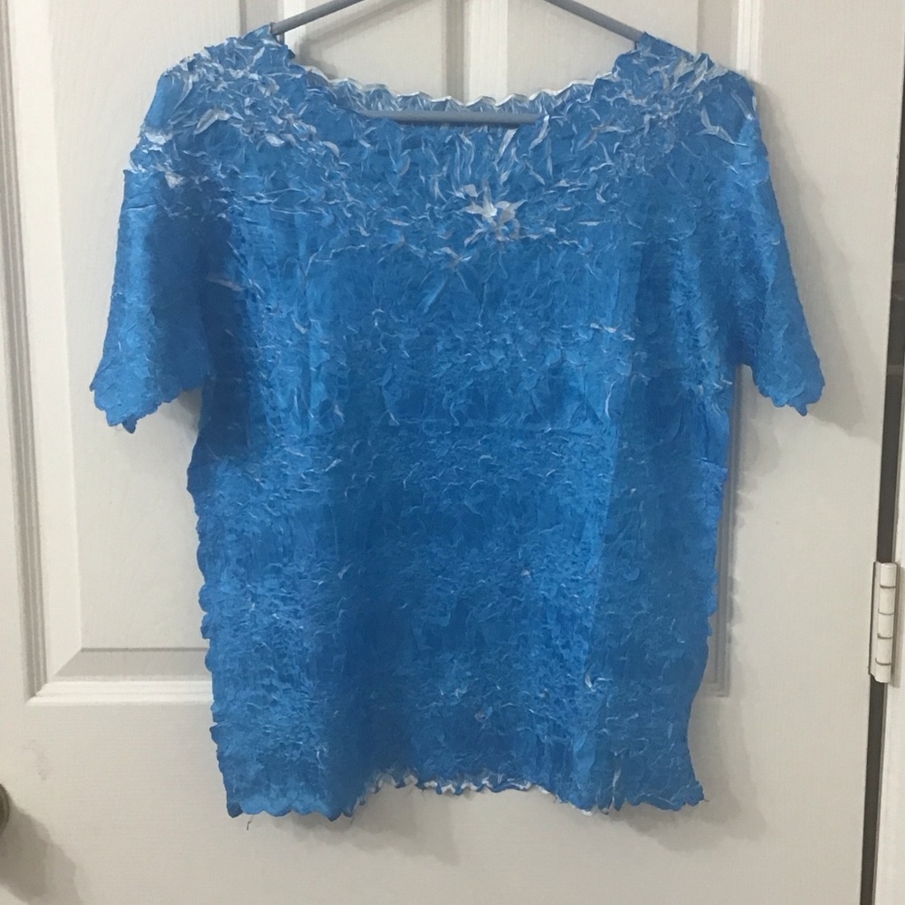 Origami Stretch Vibrant Turquoise One Size Lightweight No Iron Top NWOT.